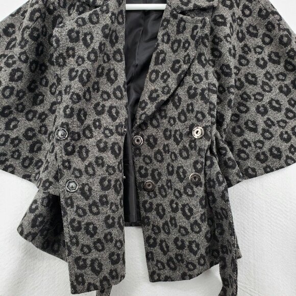 A. Byer Jacket Women's Batwing Sleeve Belted Parka Animal Print Gray Black Small - Picture 7 of 12